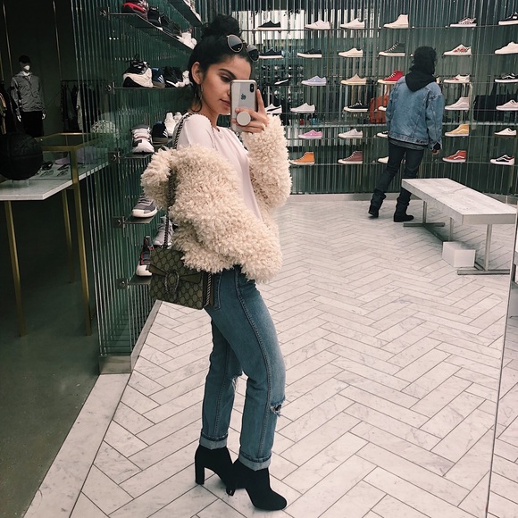 Hello! - Picture 3 of 4